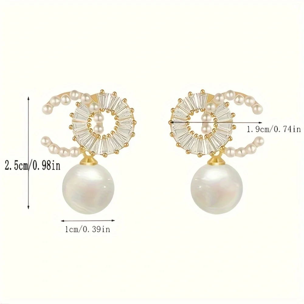 Glamorous Pearl Radiance Stud Earrings